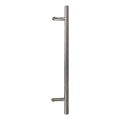 Poignée de porte unilatérale ronde 32×800 mm – acier inoxydable AISI 304, satiné, fixation 45° 000-723 (1)